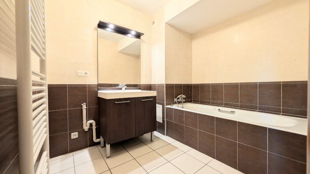 APPARTEMENT T3 A VENDRE - CHALLES LES EAUX - 69.71 m2 - 320 000 &euro;