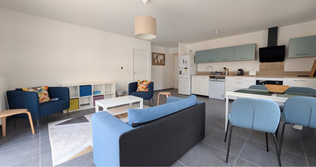 APPARTEMENT T4 A LOUER - CHAMBERY - 85.27 m2 - 1 427 &euro; charges comprises par mois