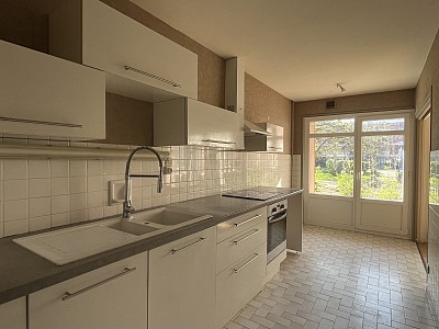 APPARTEMENT T4 A LOUER - CHAMBERY - 97.09 m2 - 1 293 &euro; charges comprises par mois