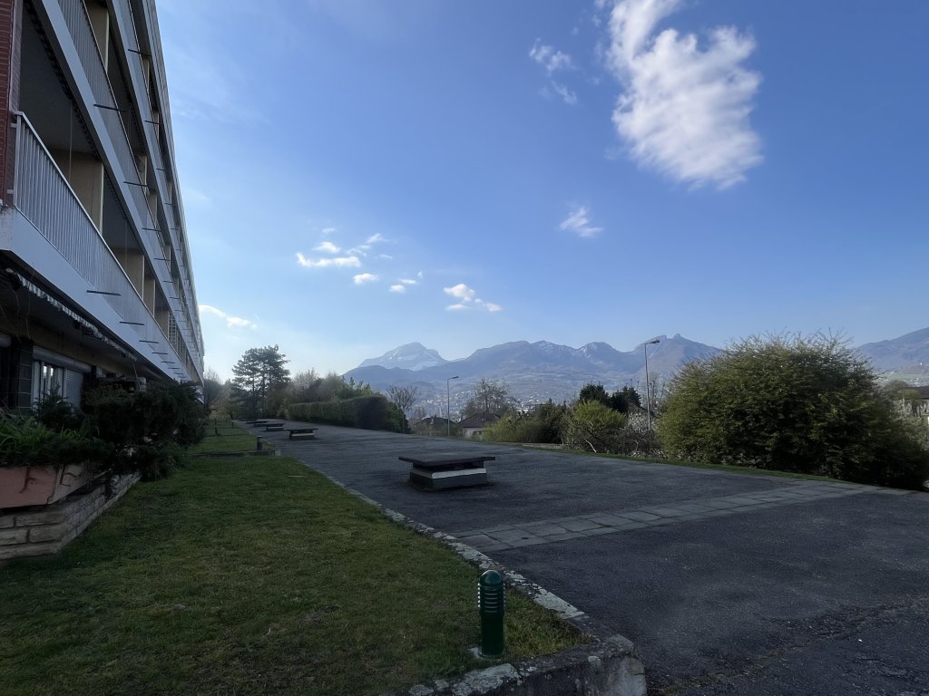APPARTEMENT T4 A LOUER - CHAMBERY - 97.09 m2 - 1 293 &euro; charges comprises par mois