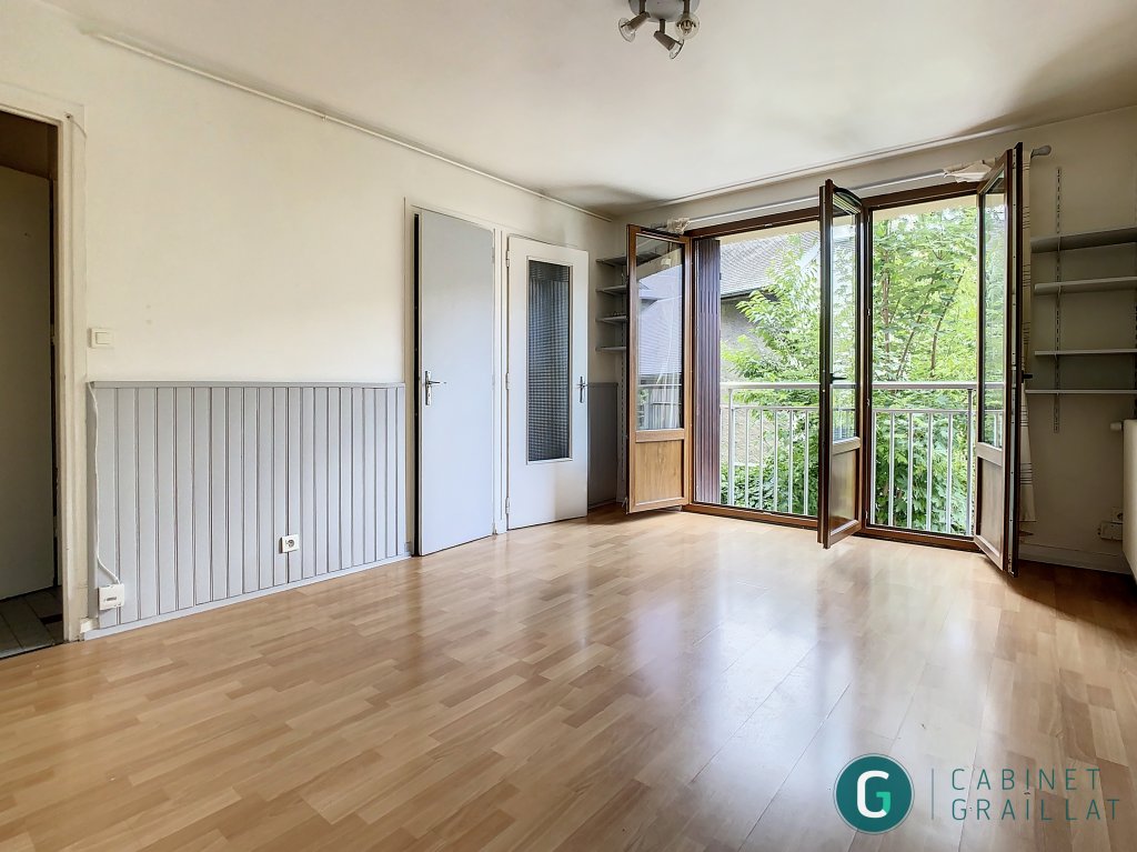 STUDIO A LOUER - CHAMBERY - 23.62 m2 - 510 &euro; charges comprises par mois