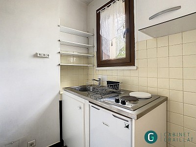 STUDIO A LOUER - CHAMBERY - 23.62 m2 - 510 € charges comprises par mois