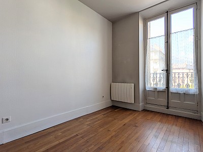 STUDIO A LOUER - CHAMBERY - 23.88 m2 - 458 € charges comprises par mois