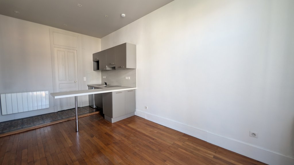 STUDIO A LOUER - CHAMBERY - 23.88 m2 - 458 &euro; charges comprises par mois