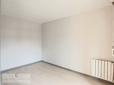 STUDIO A LOUER - CHAMBERY - 35.58 m2 - 543,83 € charges comprises par mois