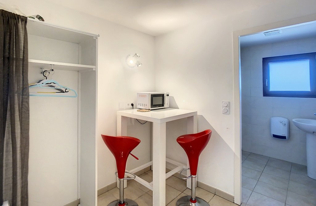 STUDIO A LOUER - LE BOURGET DU LAC - 24.85 m2 - 454,81 &euro; charges comprises par mois