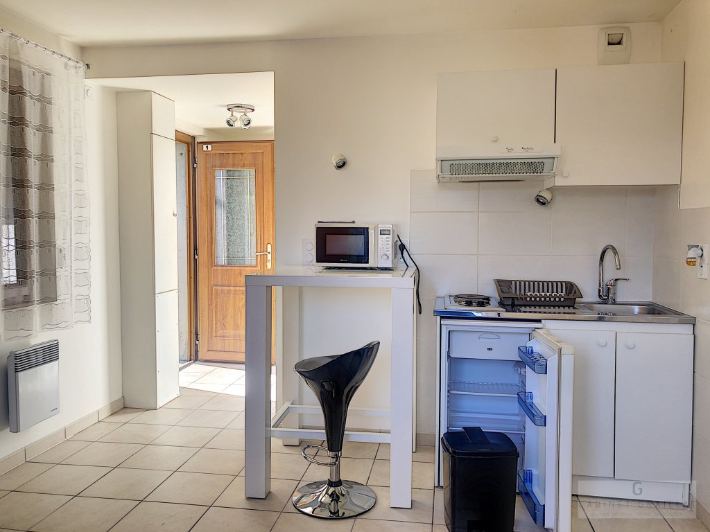 STUDIO A LOUER - LE BOURGET DU LAC - 20.37 m2 - 444 &euro; charges comprises par mois