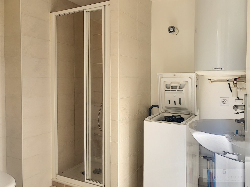 STUDIO A LOUER - LE BOURGET DU LAC - 20.37 m2 - 444 &euro; charges comprises par mois
