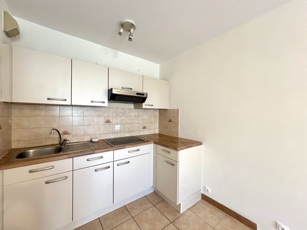 APPARTEMENT T2 A LOUER - LA MOTTE SERVOLEX - 36.76 m2 - 586,72 &euro; charges comprises par mois