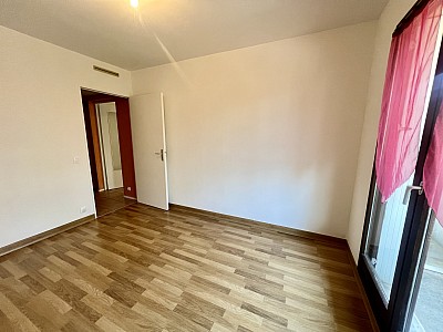 APPARTEMENT T2 A LOUER - LA MOTTE SERVOLEX - 36.76 m2 - 586,72 € charges comprises par mois