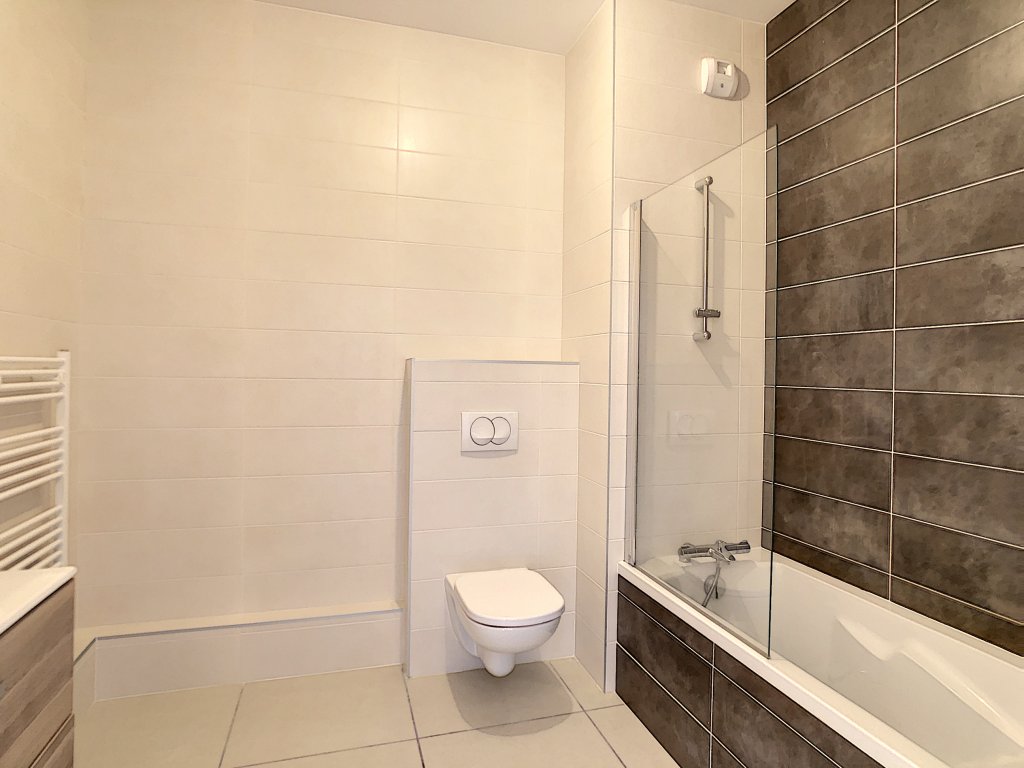 APPARTEMENT T2 A LOUER - CHAMBERY - 48.15 m2 - 899,09 &euro; charges comprises par mois
