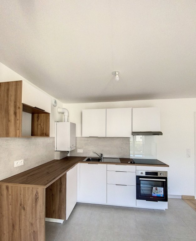 APPARTEMENT T2 A LOUER - ST ALBAN LEYSSE - 44 m2 - 775 &euro; charges comprises par mois