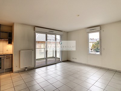 APPARTEMENT T3 A LOUER - CHAMBERY - 60.15 m2 - 989,35 € charges comprises par mois