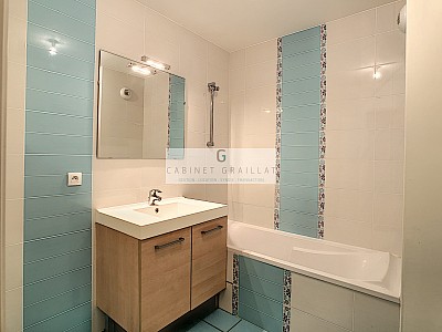 APPARTEMENT T3 A LOUER - CHAMBERY - 60.15 m2 - 989,35 € charges comprises par mois