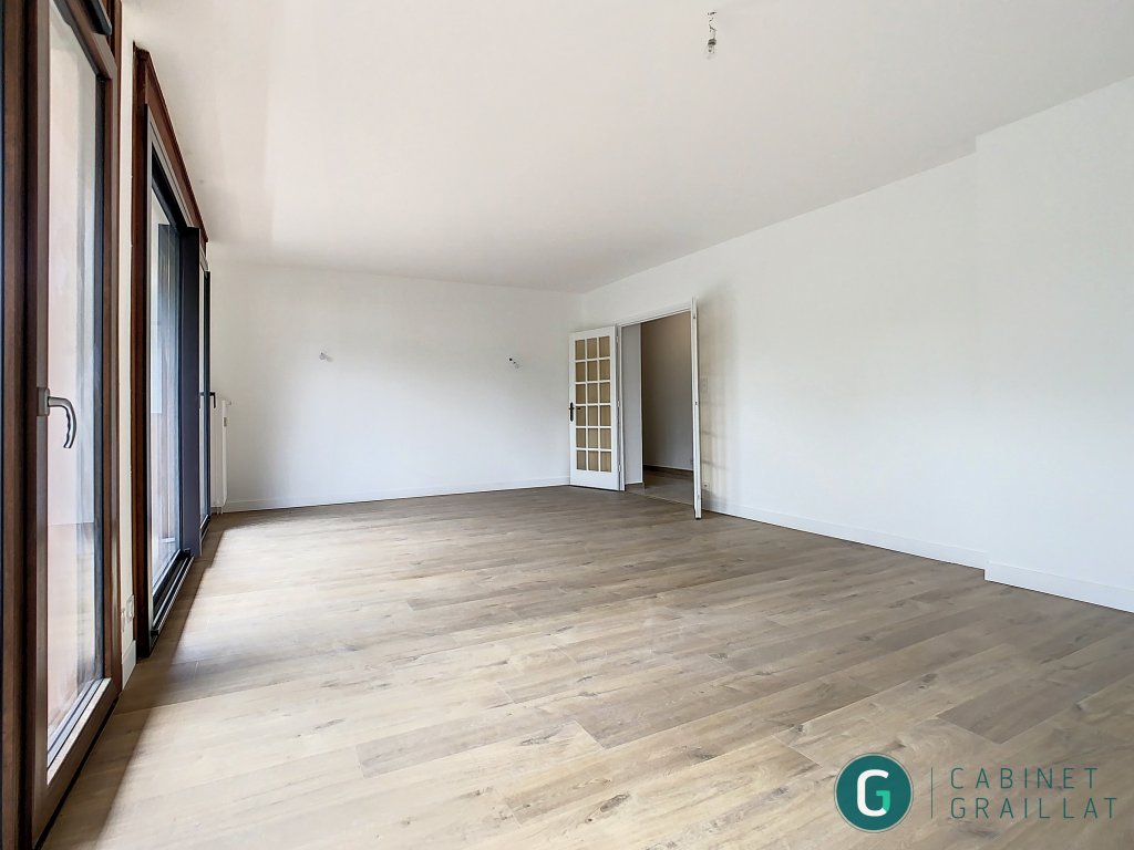 APPARTEMENT T3 A LOUER - CHAMBERY - 88 m2 - 1 200 &euro; charges comprises par mois