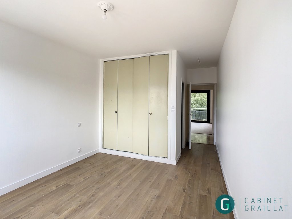 APPARTEMENT T3 A LOUER - CHAMBERY - 88 m2 - 1 200 &euro; charges comprises par mois