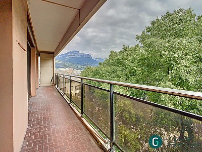 APPARTEMENT T3 A LOUER - CHAMBERY - 88 m2 - 1 200 € charges comprises par mois