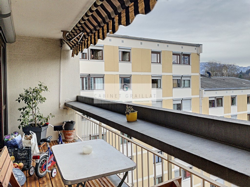 APPARTEMENT T3 A LOUER - CHAMBERY - 66.29 m2 - 935,28 &euro; charges comprises par mois