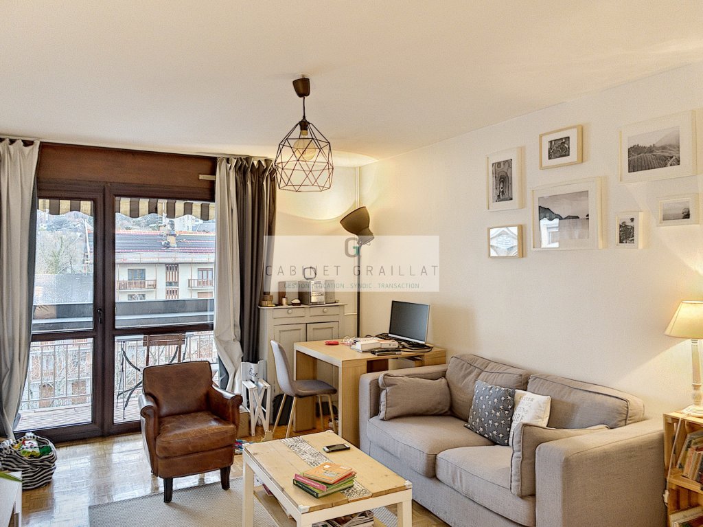 APPARTEMENT T3 A LOUER - CHAMBERY - 66.29 m2 - 935,28 &euro; charges comprises par mois