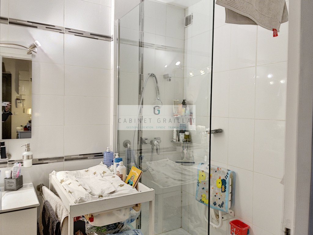 APPARTEMENT T3 A LOUER - CHAMBERY - 66.29 m2 - 935,28 &euro; charges comprises par mois