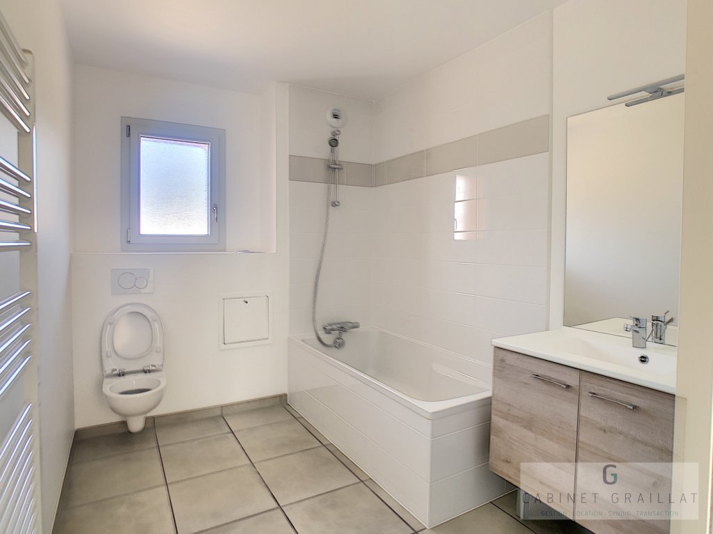 APPARTEMENT T3 A LOUER - LA MOTTE SERVOLEX - 72.3 m2 - 953,03 &euro; charges comprises par mois