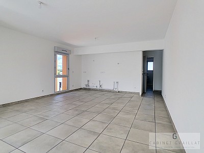 APPARTEMENT T3 A LOUER - LA MOTTE SERVOLEX - 72.3 m2 - 953,03 € charges comprises par mois