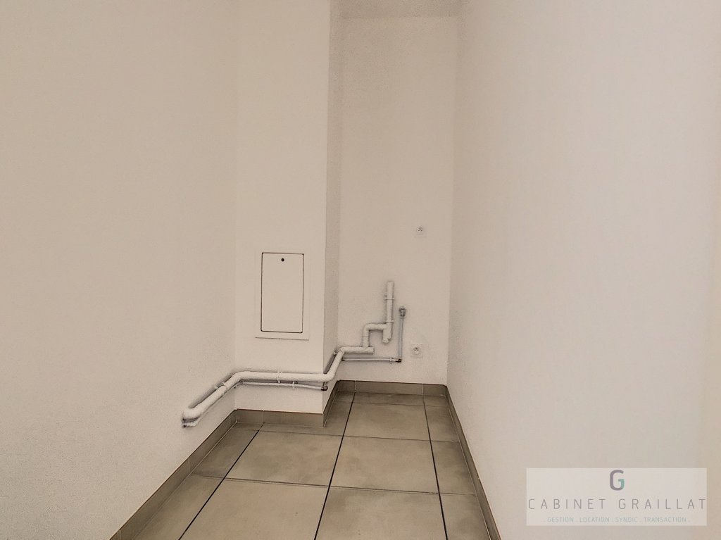 APPARTEMENT T3 A LOUER - LA MOTTE SERVOLEX - 72.3 m2 - 953,03 &euro; charges comprises par mois