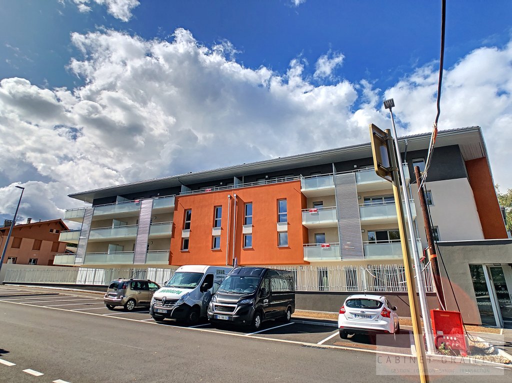 APPARTEMENT T3 A LOUER - LA MOTTE SERVOLEX - 72.3 m2 - 953,03 &euro; charges comprises par mois