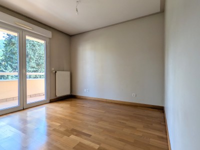 APPARTEMENT T3 A VENDRE - CHALLES LES EAUX - 69 m2 - 265 000 €