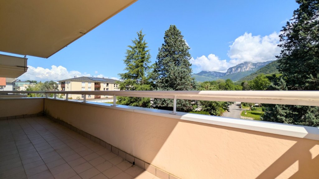 APPARTEMENT T3 A VENDRE - CHALLES LES EAUX - 69 m2 - 265 000 &euro;