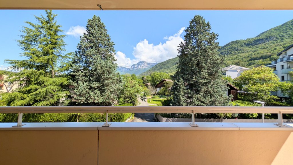 APPARTEMENT T3 A VENDRE - CHALLES LES EAUX - 69 m2 - 265 000 &euro;