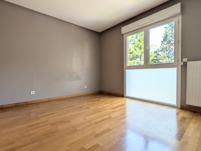 APPARTEMENT T3 A VENDRE - CHALLES LES EAUX - 69 m2 - 265 000 €