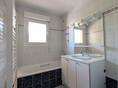 APPARTEMENT T3 A VENDRE - CHALLES LES EAUX - 69 m2 - 265 000 €