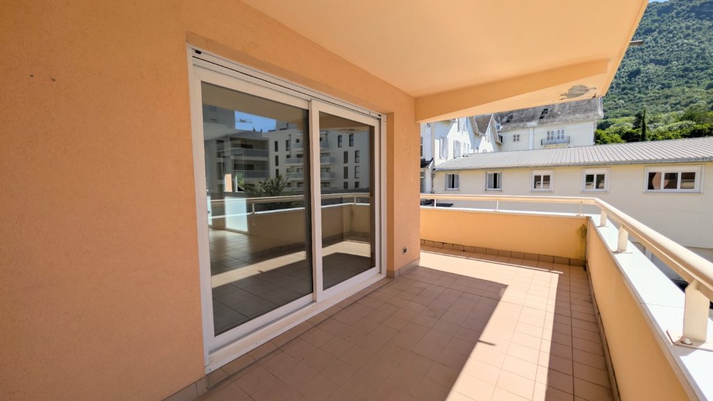APPARTEMENT T3 A VENDRE - CHALLES LES EAUX - 69 m2 - 265 000 &euro;