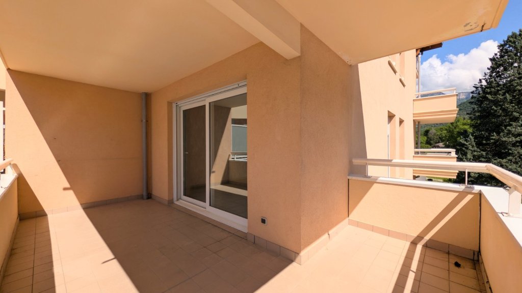 APPARTEMENT T3 A VENDRE - CHALLES LES EAUX - 69 m2 - 265 000 &euro;