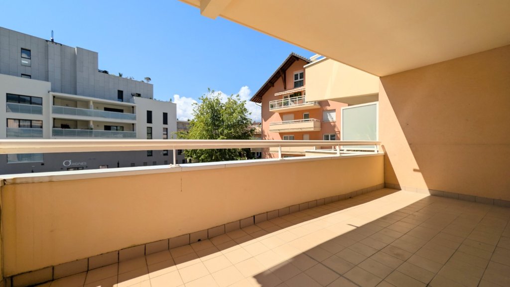 APPARTEMENT T3 A VENDRE - CHALLES LES EAUX - 69 m2 - 265 000 &euro;