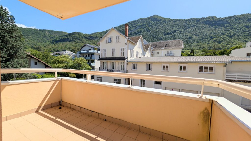 APPARTEMENT T3 A VENDRE - CHALLES LES EAUX - 69 m2 - 265 000 &euro;