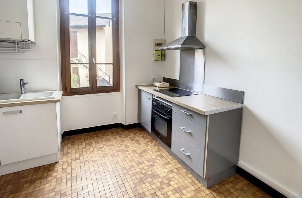 APPARTEMENT T3 A VENDRE - CHAMBERY - 62 m2 - 165 000 &euro;