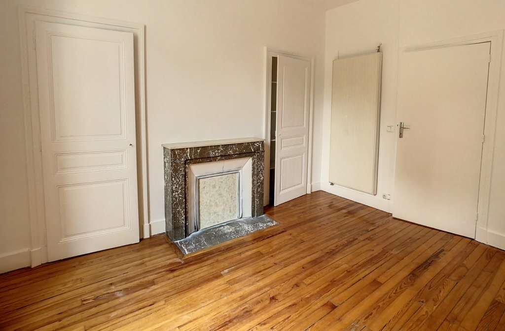 APPARTEMENT T3 A VENDRE - CHAMBERY - 62 m2 - 165 000 &euro;