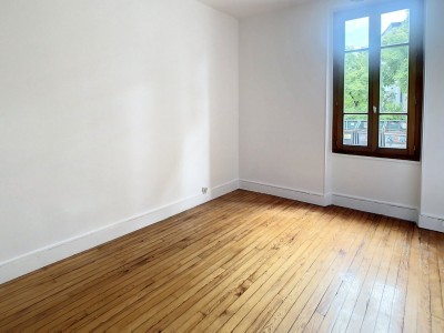 APPARTEMENT T3 A VENDRE - CHAMBERY - 62 m2 - 165 000 €