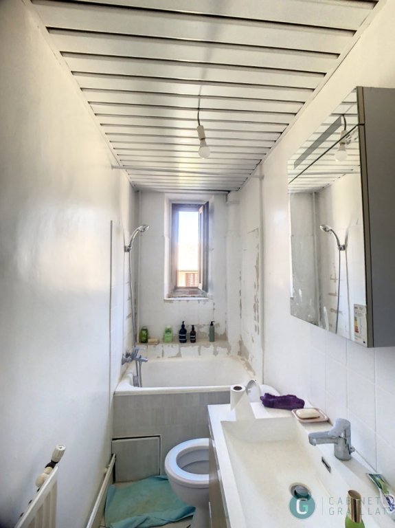 APPARTEMENT T3 A VENDRE - CHAMBERY - 62 m2 - 189 000 &euro;