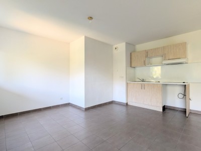 APPARTEMENT T3 A VENDRE - CHAMBERY - 65.74 m2 - 185 000 €