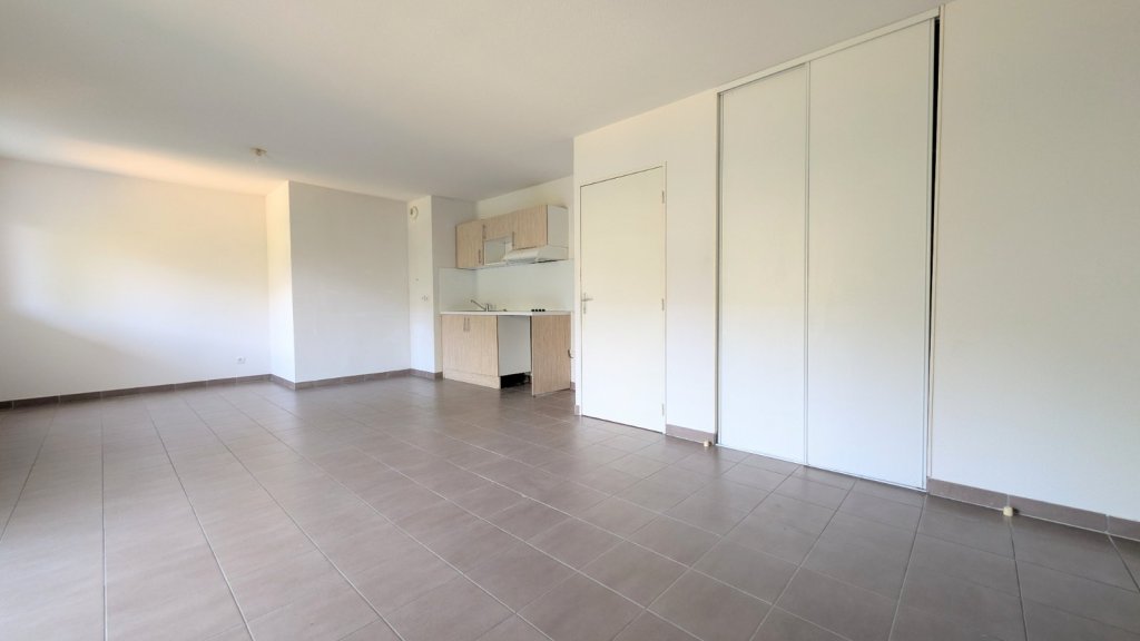 APPARTEMENT T3 A VENDRE - CHAMBERY - 65.74 m2 - 185 000 &euro;