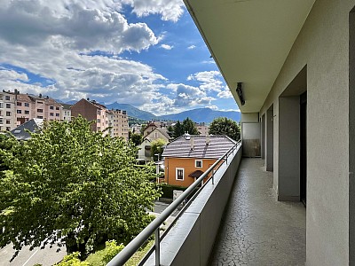 APPARTEMENT T4 A LOUER - CHAMBERY - 107.32 m2 - 1 375,07 € charges comprises par mois