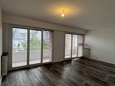 APPARTEMENT T4 A LOUER - CHAMBERY - 107.32 m2 - 1 375,07 € charges comprises par mois