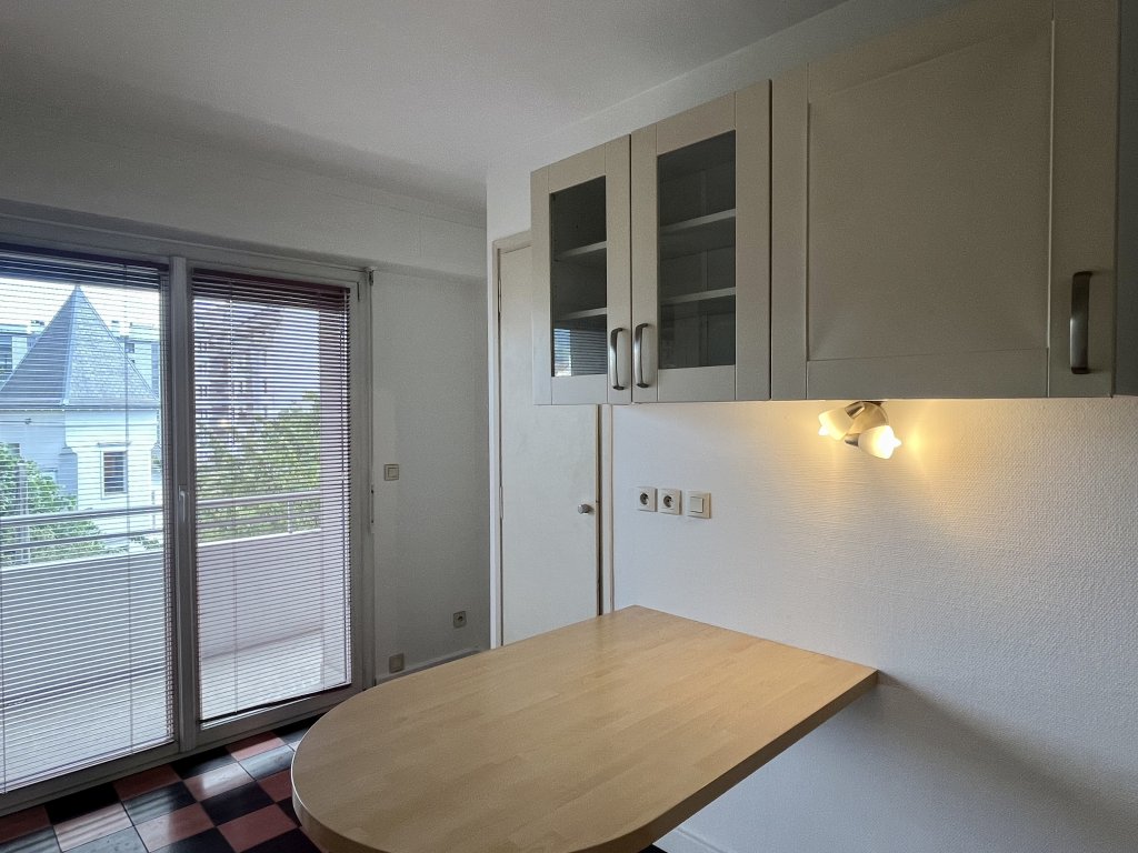 APPARTEMENT T4 A LOUER - CHAMBERY - 107.32 m2 - 1 375,07 &euro; charges comprises par mois