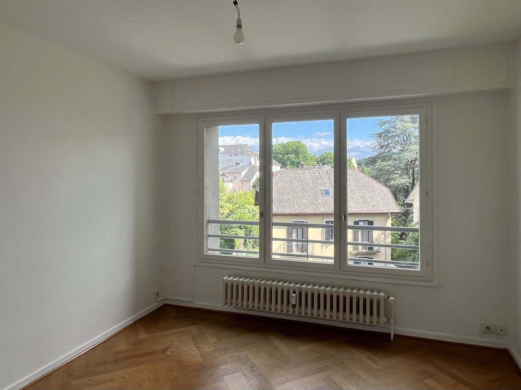 APPARTEMENT T4 A LOUER - CHAMBERY - 107.32 m2 - 1 375,07 &euro; charges comprises par mois
