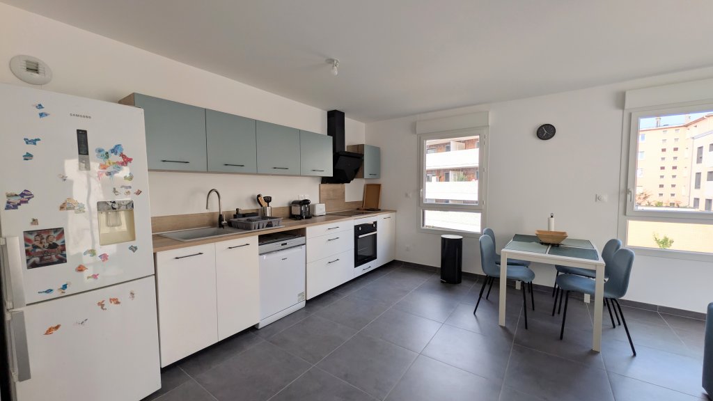 APPARTEMENT T4 A LOUER - CHAMBERY - 85.27 m2 - 1 427 &euro; charges comprises par mois