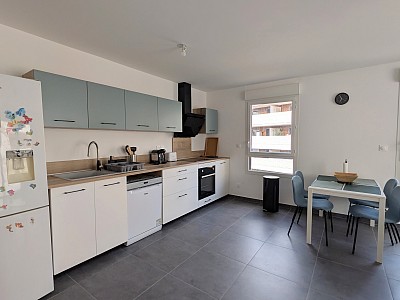 APPARTEMENT T4 A LOUER - CHAMBERY - 85.27 m2 - 1 427 € charges comprises par mois