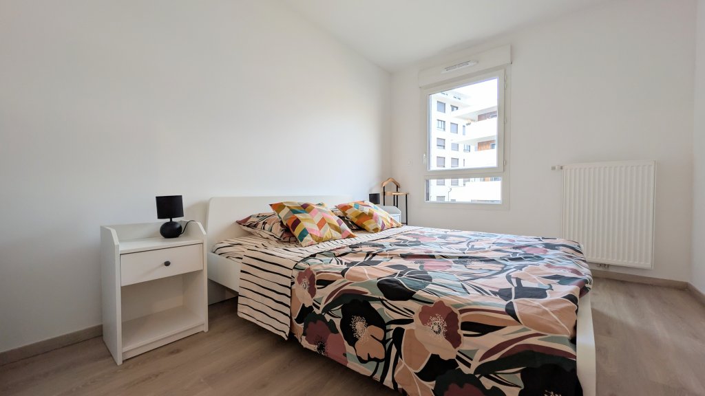 APPARTEMENT T4 A LOUER - CHAMBERY - 85.27 m2 - 1 427 &euro; charges comprises par mois